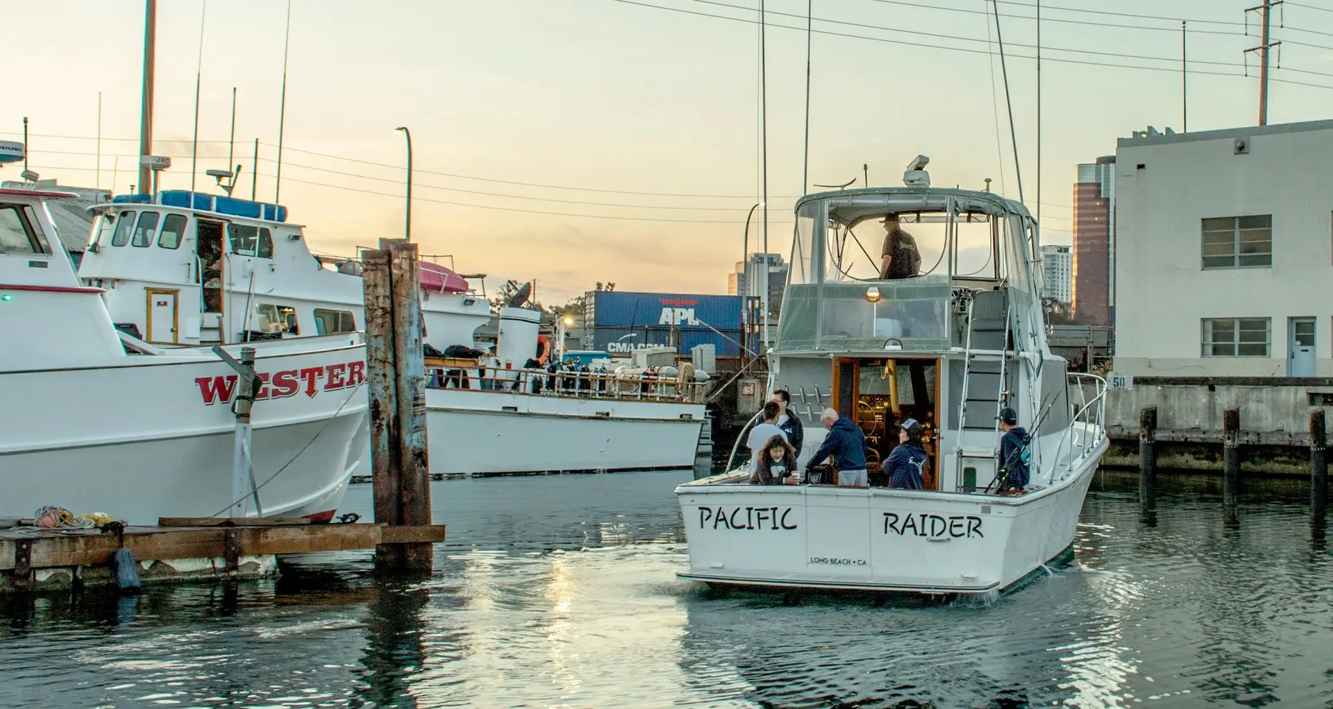 GoFish.Rocks online booking system for fishing charters and tours